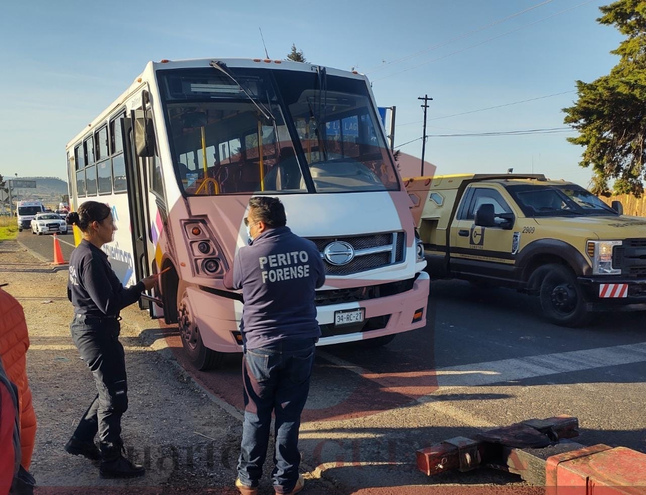 Muere una pareja al ser atropellados por un minibús en Tetla